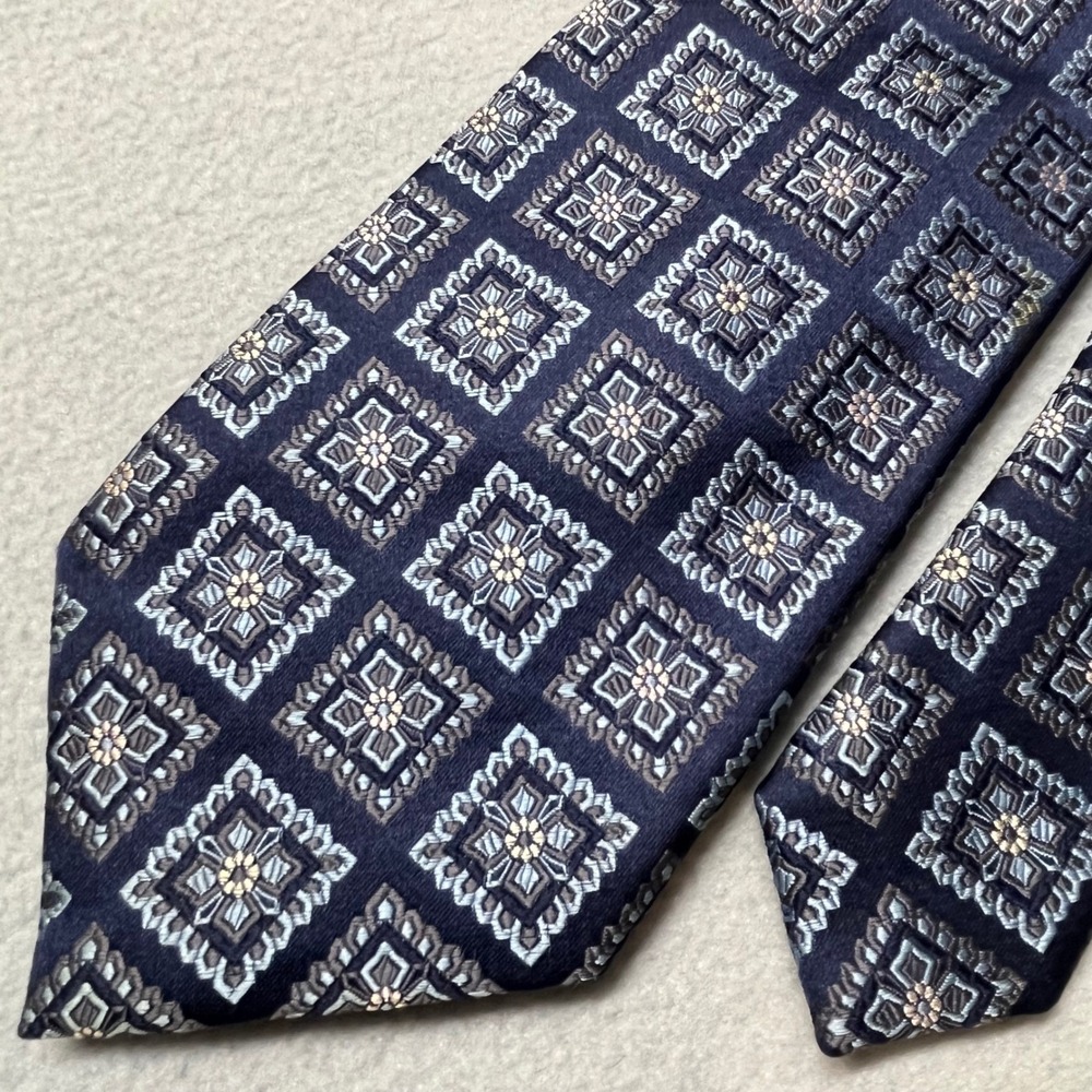 New Canali Tie Premium Shiny Silk Navy Geometric Medallion Made in Italy